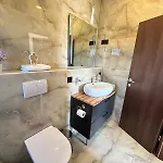 Apartment Villamia Heated Pool - Jacuzzi-10 Persons-boat Tours - Luxury