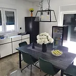Villamia Heated Pool - Jacuzzi-10 Persons-boat Tours - Luxury Apartment Srima