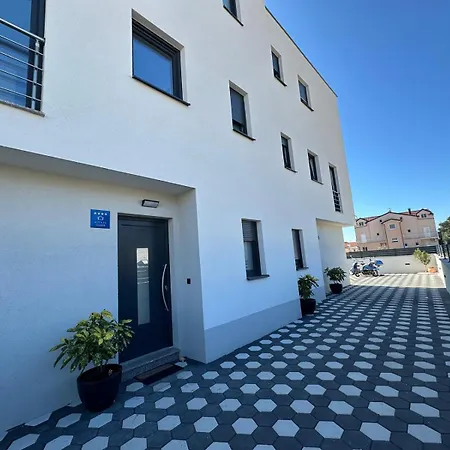 Appartement Villamia Croatia 10 Persons - Heated Pool - Jacuzzi-boat Tours-luxury *