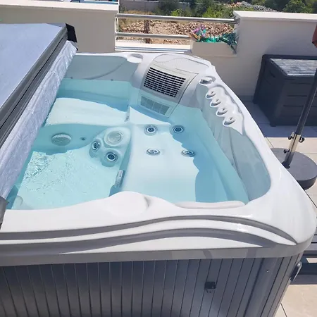 Appartement Villamia Croatia 10 Persons - Heated Pool - Jacuzzi-boat Tours-luxury