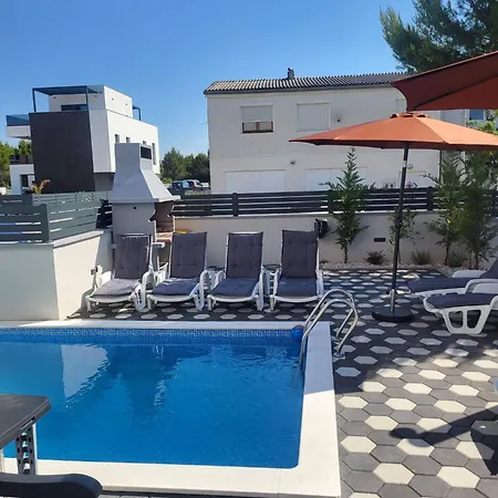 Appartement Villamia Croatia 10 Persons - Heated Pool - Jacuzzi-boat Tours-luxury Srima