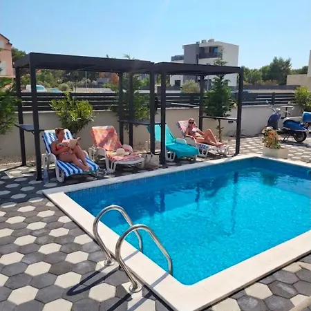 Villamia Heated Pool - Jacuzzi-10 Persons-boat Tours - Luxury Srima