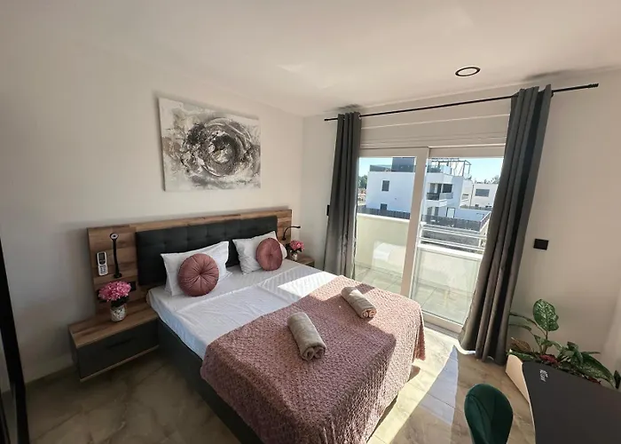 Appartement Villamia Heated Pool - Jacuzzi-10 Persons-boat Tours - Luxury