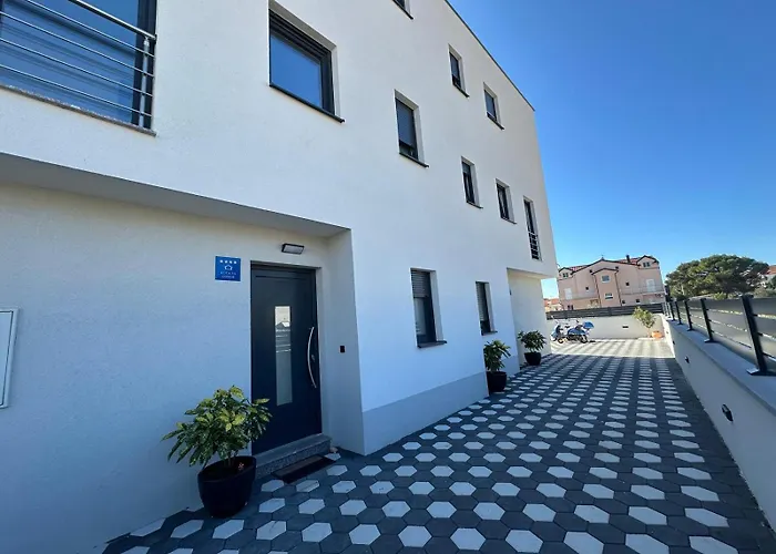 Appartement Villamia Heated Pool - Jacuzzi-10 Persons-boat Tours - Luxury *